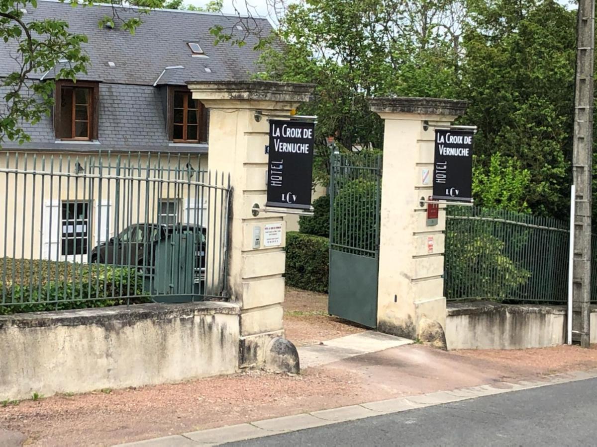 Hotel La Croix De Vernuche Varennes-Vauzelles Exterior foto